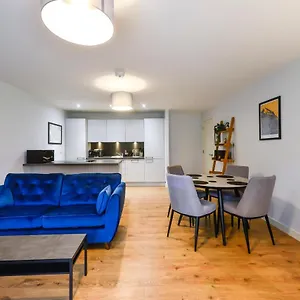  Apartment Guestready - Splendid Flat In Leith With Parking!