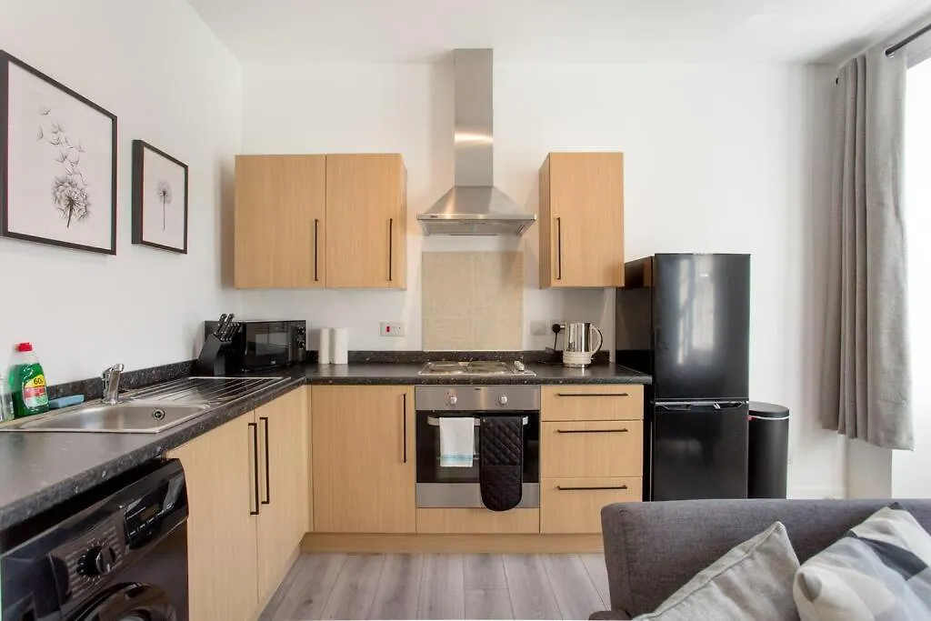Modern & Bright 1 Bed For 4 Close To City Centre! Edinburgh